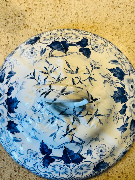 Creil and Montereau Flora Soup Tureen